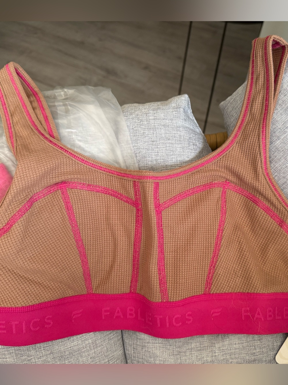 Fabletics Waffle Bra in Teddy/Fuschia XS